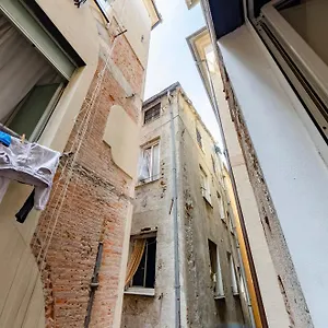 Castelli's Campo 9 Genova